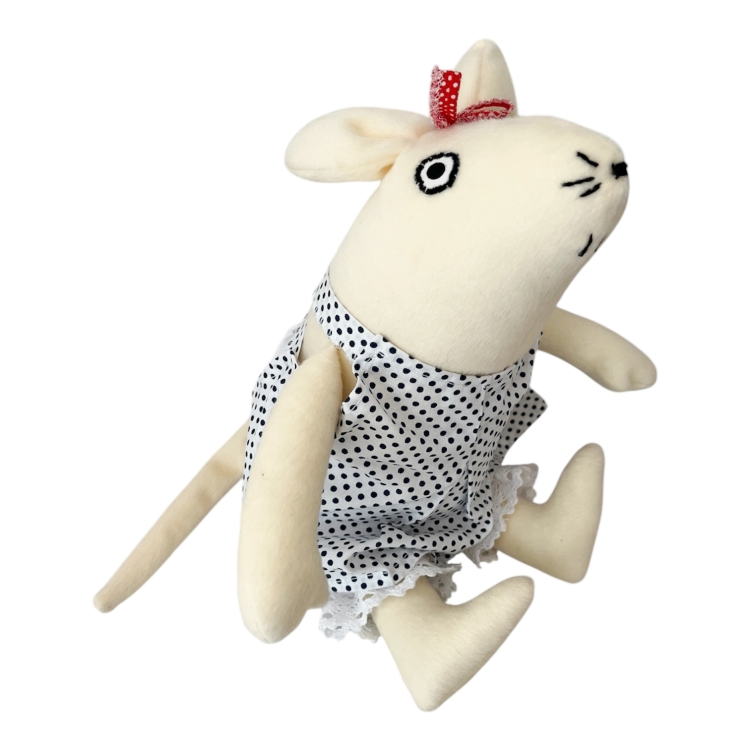 mysz przytulanka w sukience w granatowe kropki.JPG