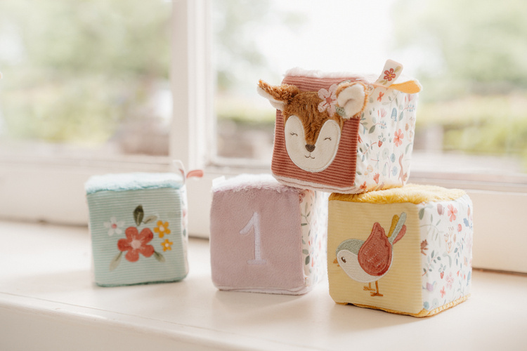 Miekkie-kostki-aktywizujace-Fairy-Garden.jpg