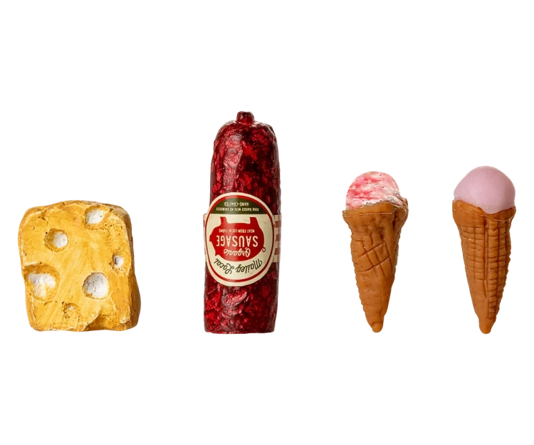metalowa-lodowka-dla-myszek-ze-smakolykami-zlamana-biel-maileg (3).webp